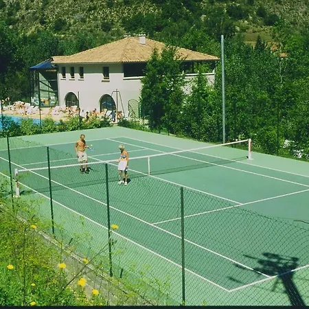 Les Prades منتزه العطل *