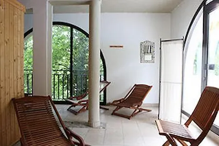 Les Prades منتزه العطل *